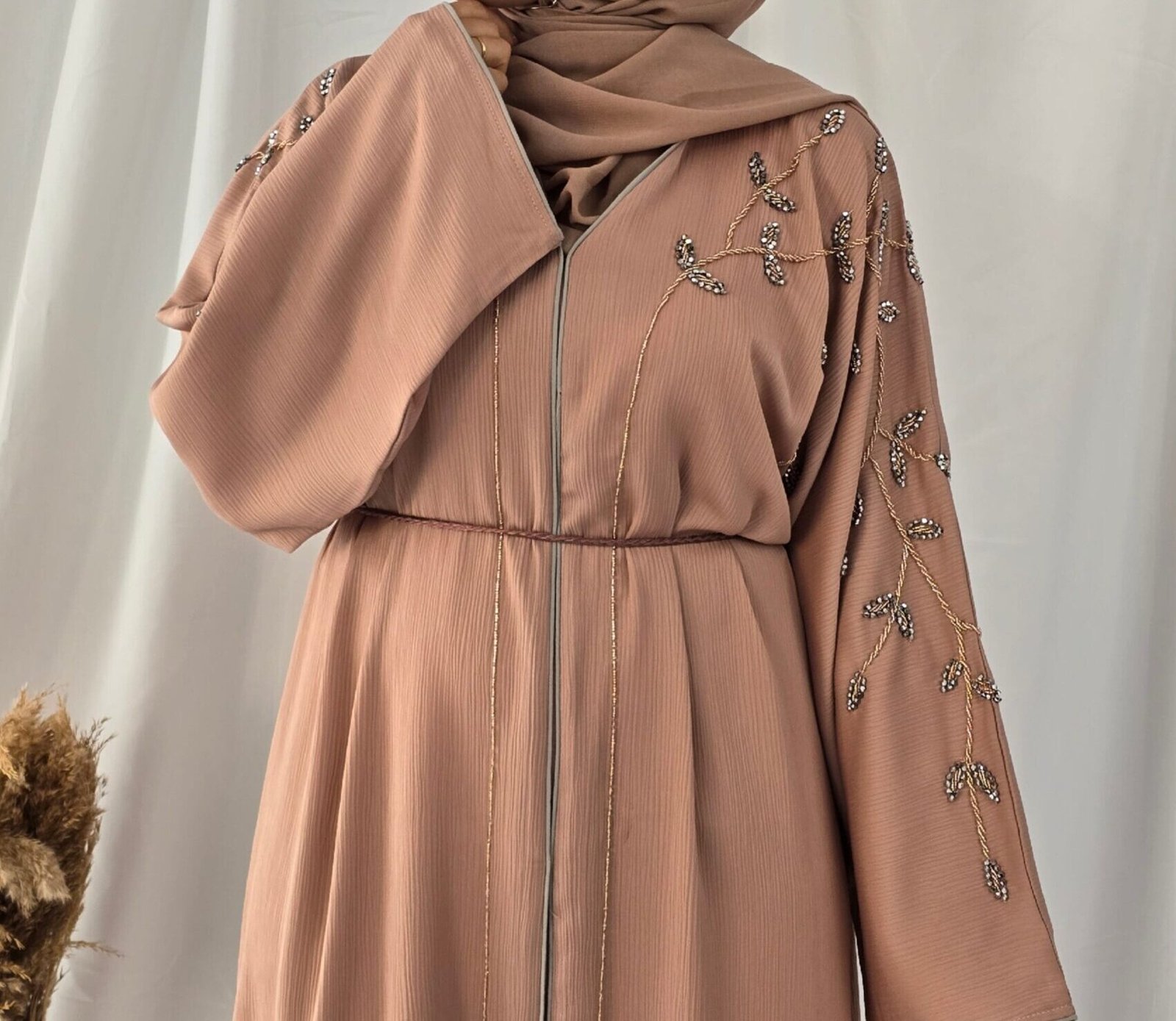 Abaya perlée rose nude