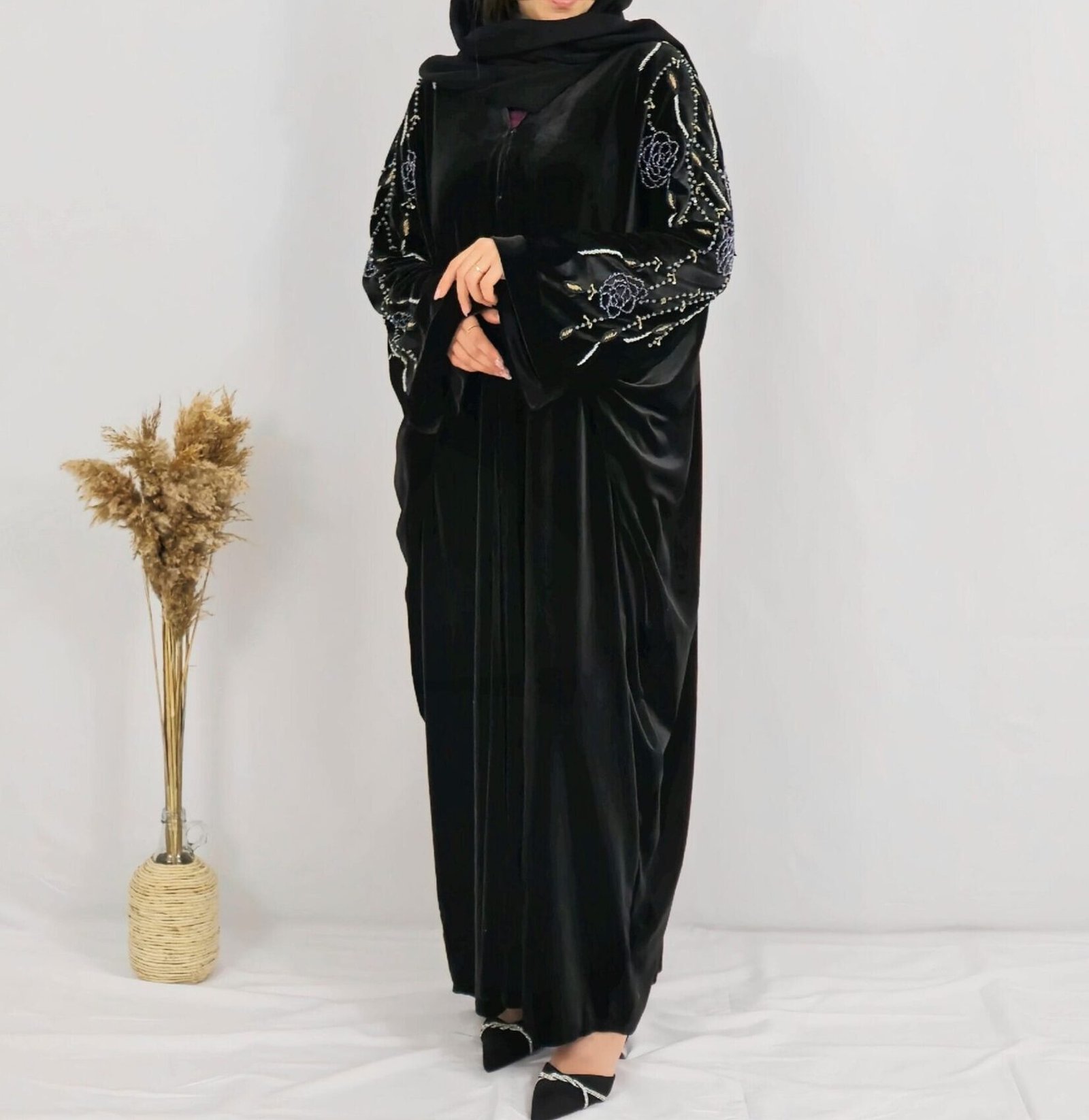 Abaya perlée en velours (katifa)