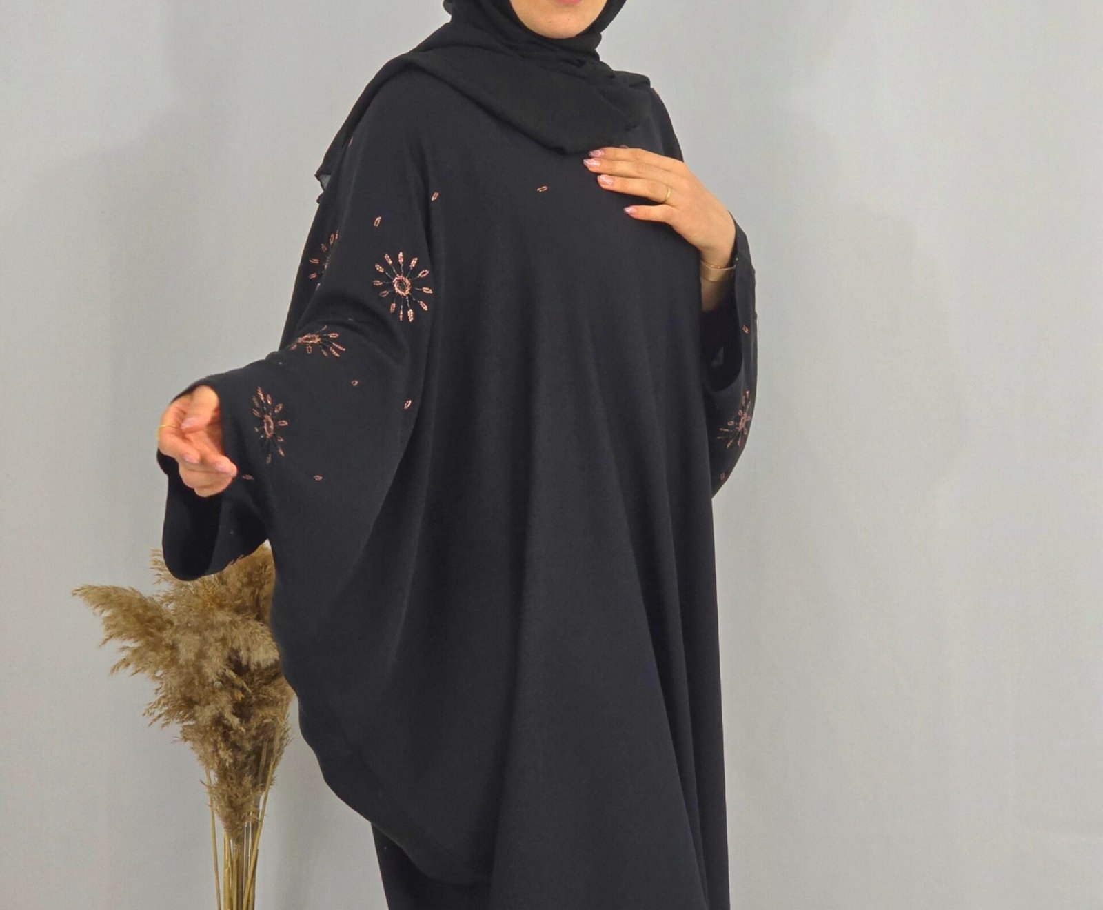 Abaya élégante perlée en crêpe Nida - Mode féminine chez RehamStore.fr