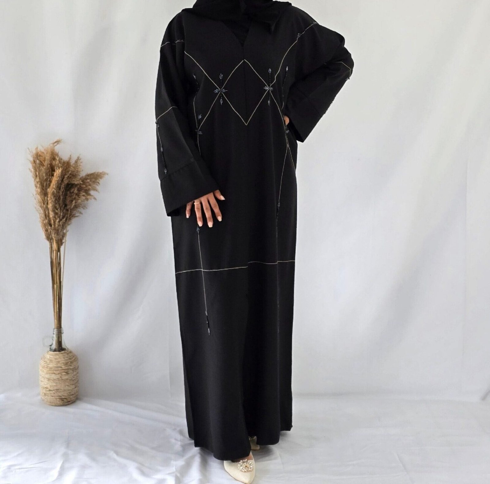 Abaya classy brodée et perlée