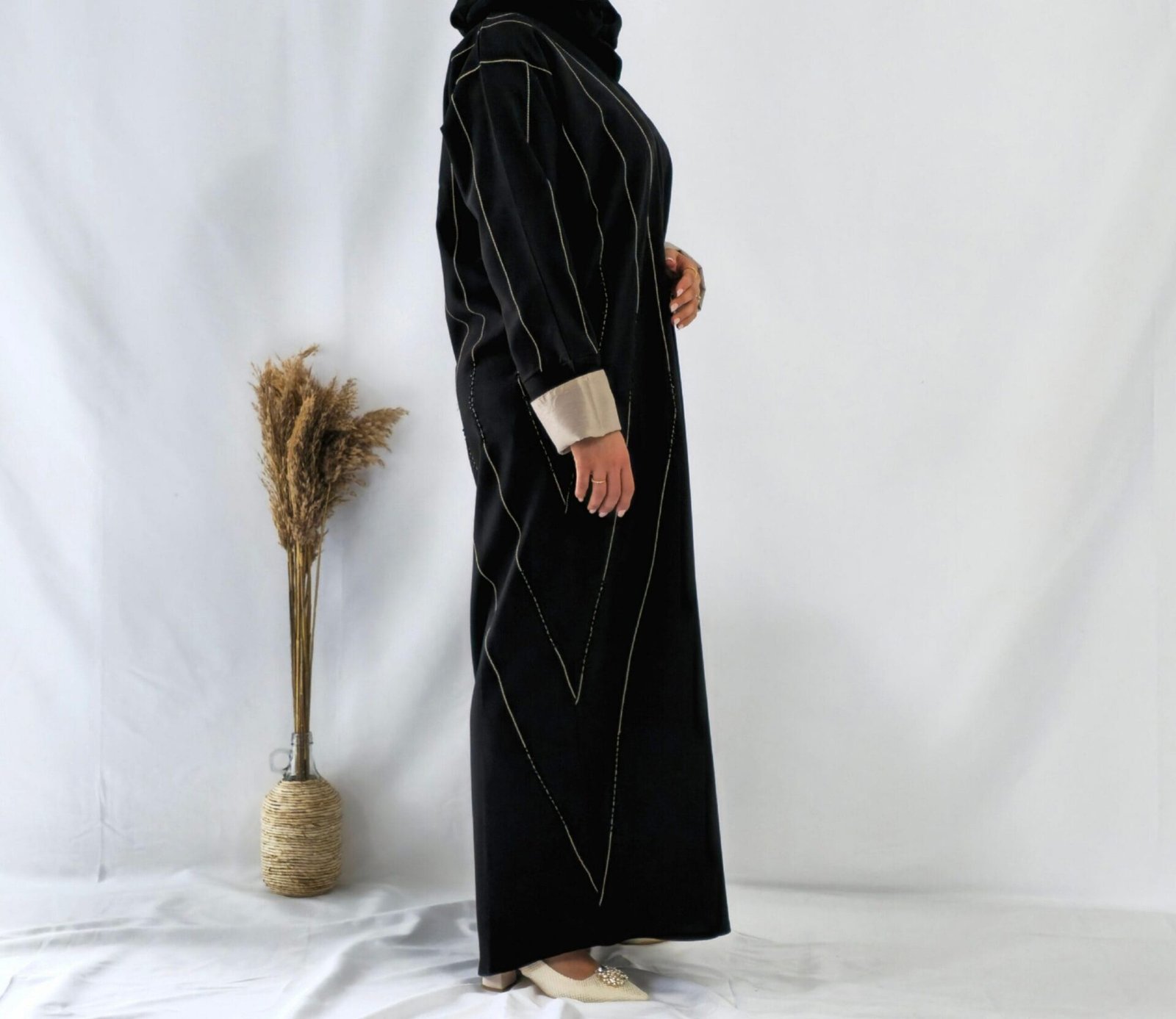 Abaya brodée et perlée – Image 4