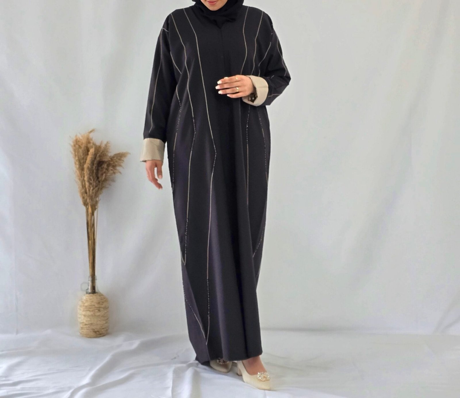 Abaya brodée et perlée – Image 3