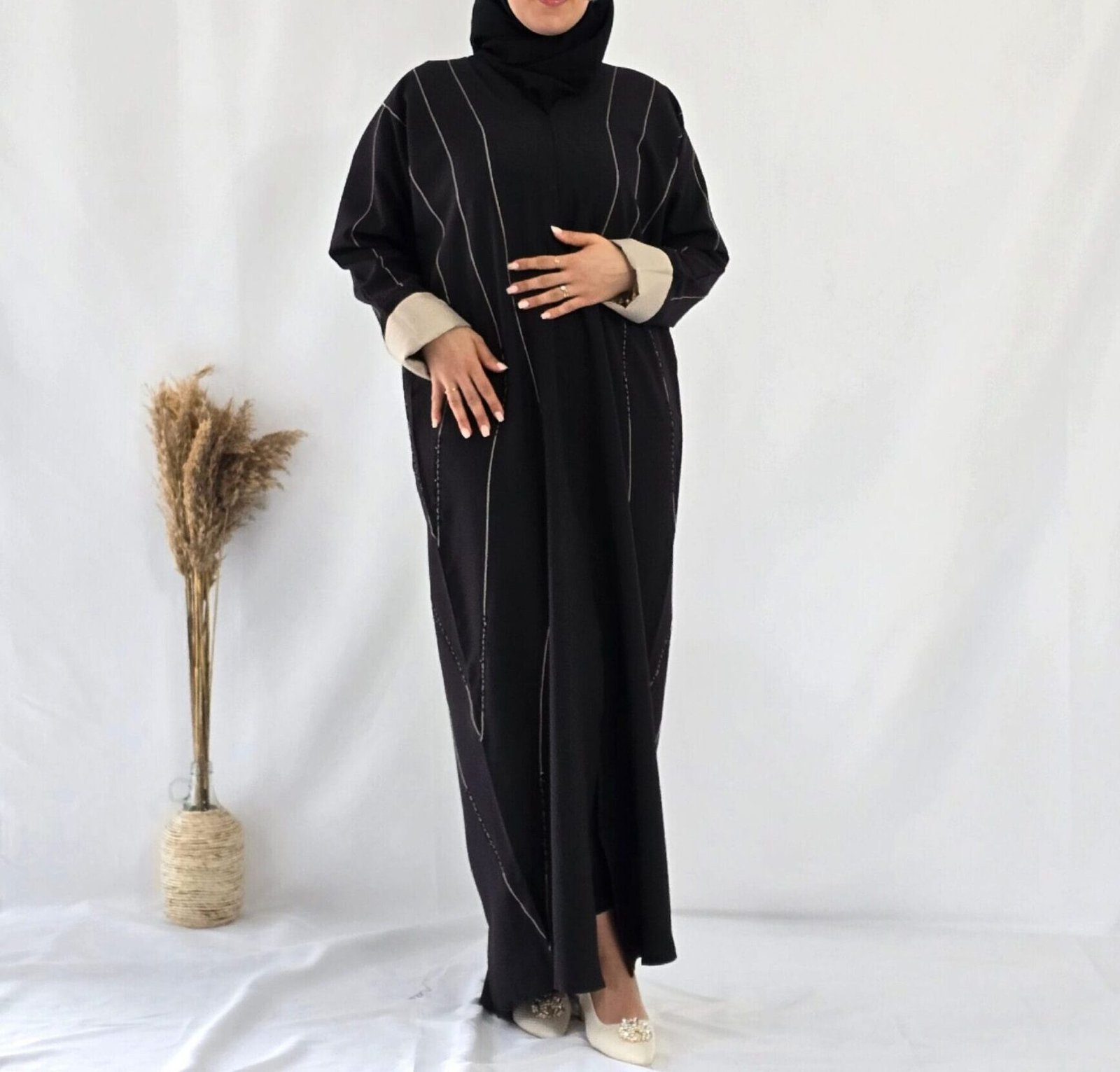 Abaya brodée et perlée – Image 2